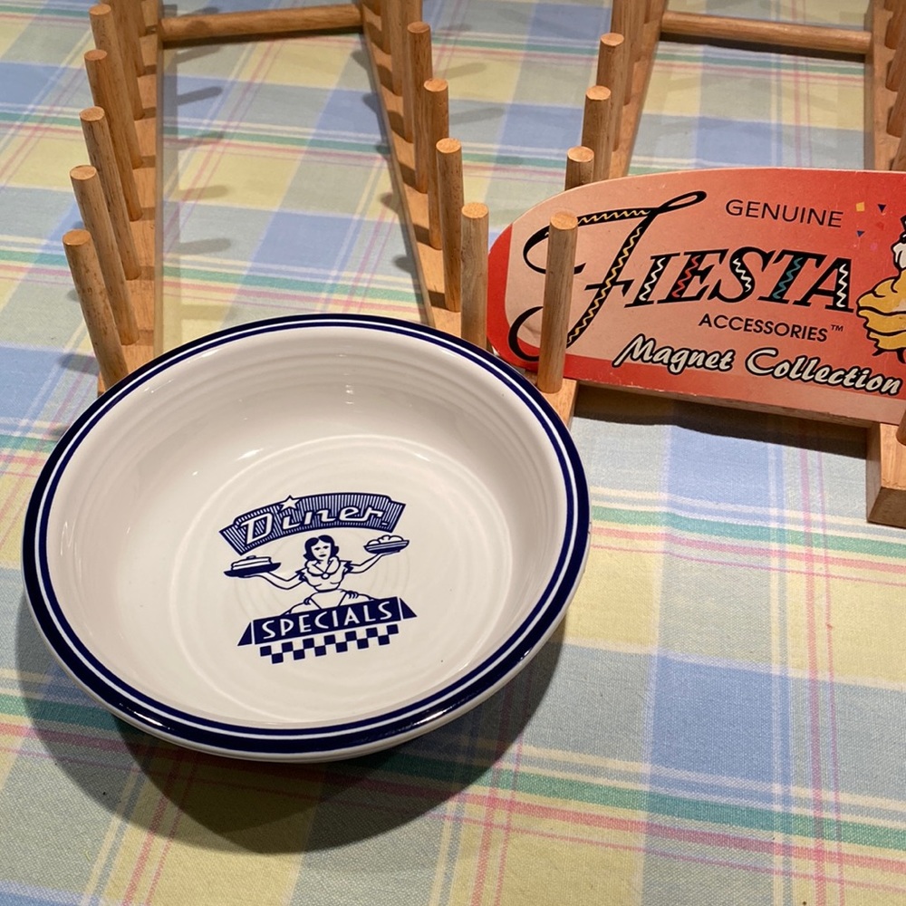 Fiestaware 7 inch bowl made for Betty Crocker. Cobalt blue on white. Perfect - Picture 1 of 4